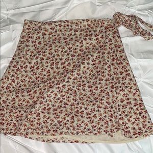 Floral mini skirt!